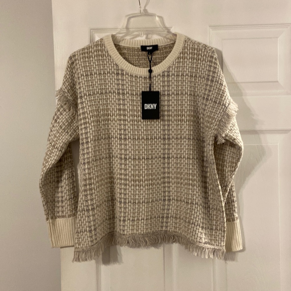 DKNY Sweater size M brand new with tags long sleeves length 23” bust 38/40”